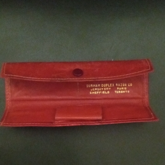 Durham Duplex Razor Co. Red Leather Razor Roll - Picture 2 of 2
